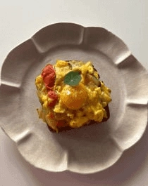 Tostada de huevos revueltos
